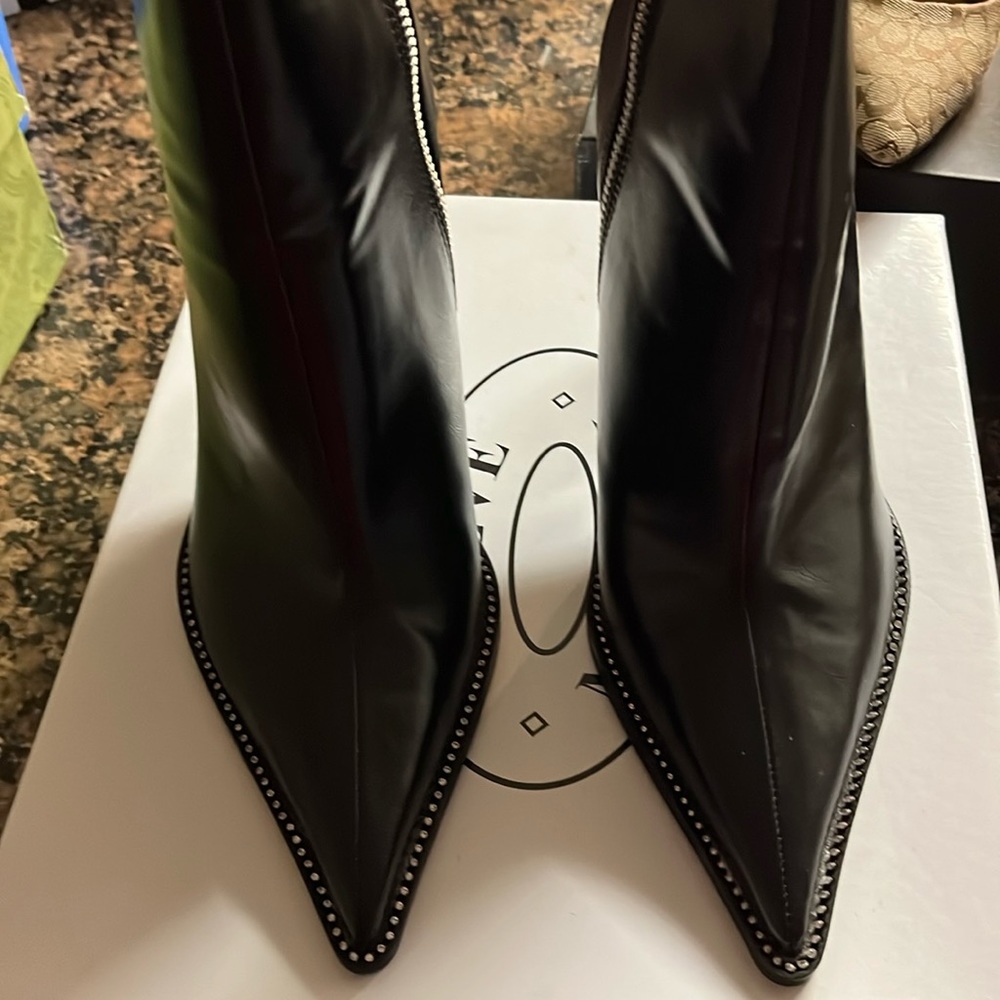 Zara , 7 side. Like new